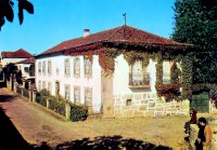 /album/galeria-de-fotos-beira-alta/cabanas-de-viriato-beira-alta-solares-beir%c3%b5es-jpg/