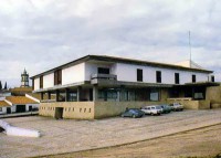 /album/galeria-de-fotos-almeida/almeida-pousada-sr%c2%aa-das-neves-old-cars-automobiles-voitures-opel-corsa-peugeot-504-renault-9-jpg/