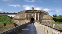 /album/galeria-de-fotos-almeida/porta-fortifica%c3%a7%c3%a3o-almeida-jpg/